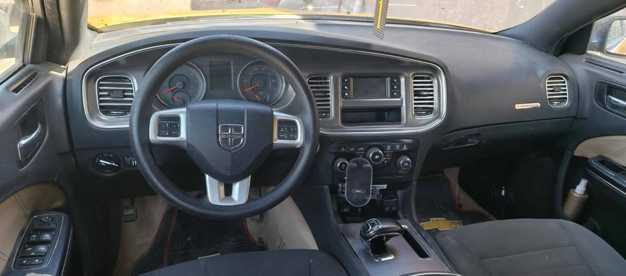 السلام عليكم 
جارجر 2012 امريكي رقم بغداد سنويه 29 باسمي تحويل ثاني يوم  مصفره هيئه وغرامات مكينه وكير طياره جدد تبريد تددفه سياره خير من الله مكاني سماوه 
الاتصال على الرقم ***********
اتصل 🗣📲📞وبيك خير وتدلل
