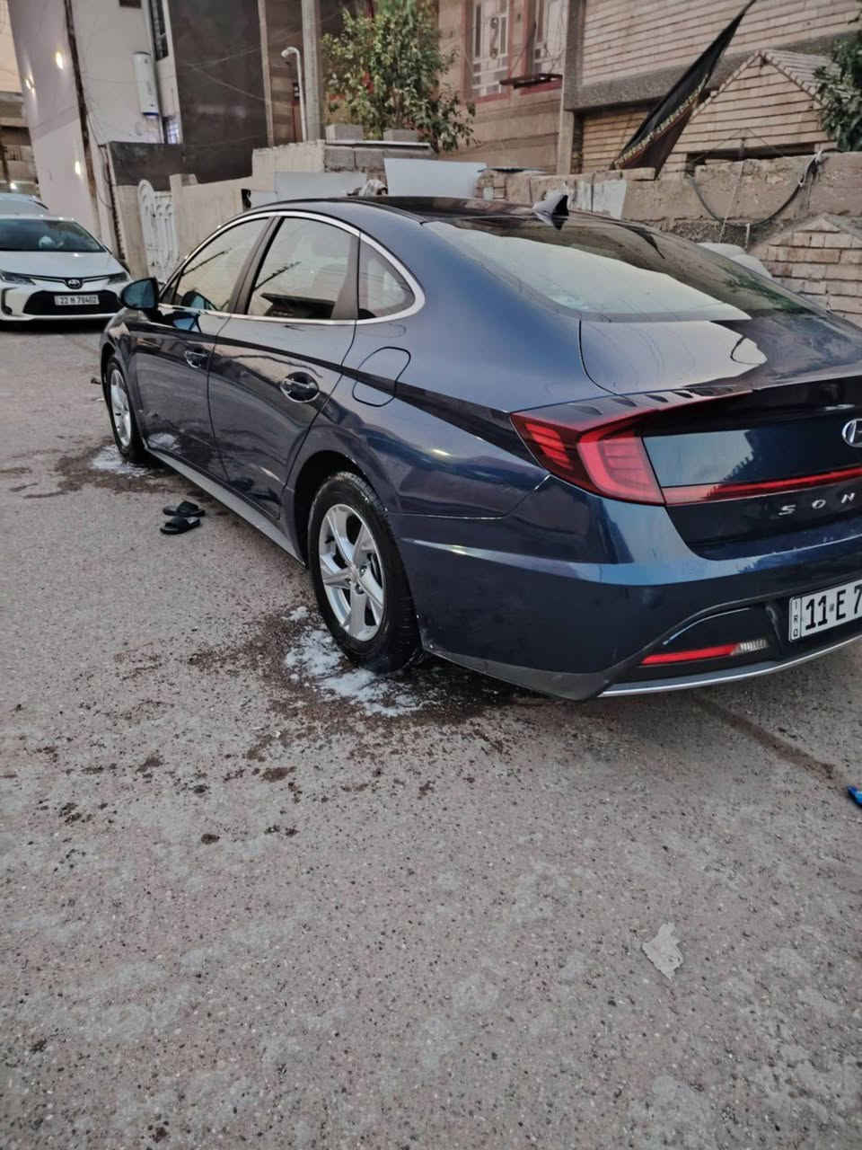 سوناتا ٢١ بغداد بأسمي رقم دولي هزه جديده ٣ قطع صبغ جاملغات اماميه وبنيد بدون لغد ولا شاصي جاهزه من جميع النواحي محرك ٢٥٠٠ مواصفات رادار امامي كامره دواره هند بريك بصمه اوتو ستوب  ماشي٨٣ الف السعر ١٥٥ مكاني البصره *********** بيع او مراوس بامريكي
