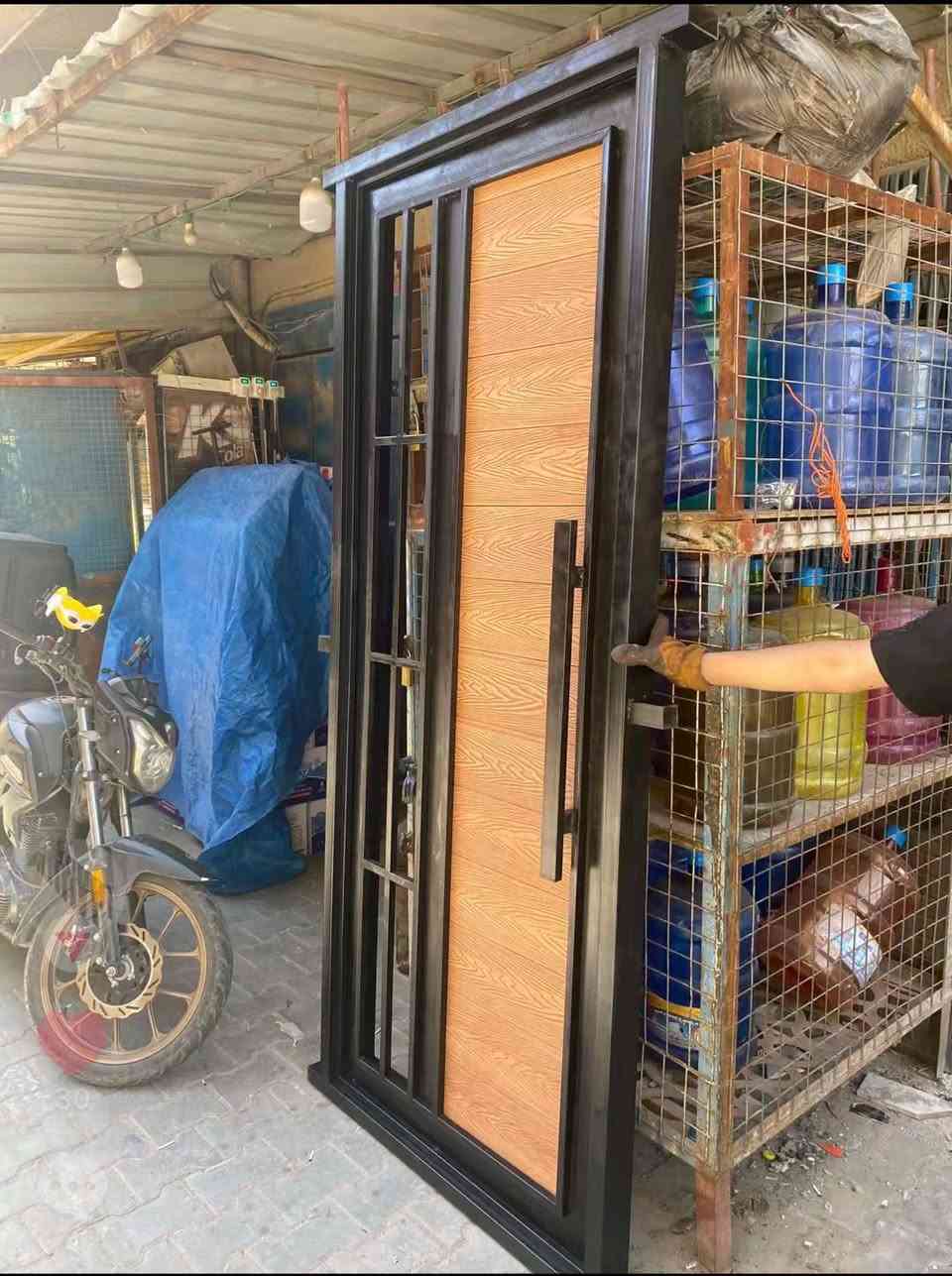 معمل الأخوين بإدارة مصطفى الحداد
للحدادة والألمنيوم عمل كافة التصاميم وأحدث الموديلات
العمل في جميع أنحاء العراق
تواصل معنا على رقم ***********
