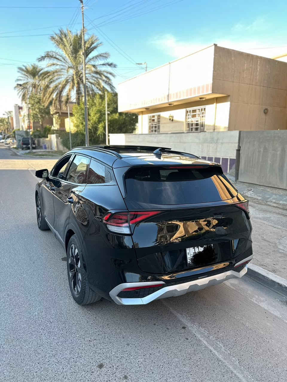 سبورتج اس اكس برستيج اعلى فئة - موديل 2023  
السيارة رقم بغداد وبأسمي تحويل مباشر  

مواصفات فوك الفول 
 محرك 2500تنفس طبيعي 
حادثها البنيد وجاملغ صبغ بدون دواخل شواصي مكفولة 
 ‏#الفئة SX برستيج
كير ماوس اوتيماتك 8 سرعات
تشغيل ذكي ( بصمة ) ,تشغيل عن بعد
شاشة Apple CarPlay, android auto 
 4 كاميرات (360) درجة تحكم ستيرين كامل مع تدفئه 
 فتحة سقف ( بانوراما ) كاملة هاند بريك كهرباء
 شاشة كبيرة ( GPS ) رادار امامي وجانبي وخلفي كل جوانب
حساس امامي و خلفي 
مقاعد خزن ميموري شاحن وايرليس
كراسي كهرباء تبريد + تدفئة المقاعد الامامية
صندوق كهرباء هاند بريك كهرباء 
 مانع انزلاق  اوتو هولد ( AUTO HOLD ) مساعد نزول المنحدرات سستم صوت هارمن كاردن
 ‏انظمه قيادة متعددهنظام قيادة ذاتي كشنات جلد طبيعي 
 ‏منافذ USB +أواكس
داخل انارة متغيرة عده الوان  
 ‏سعر ٢٠٥ ورقة مكانها بغداد
***********
