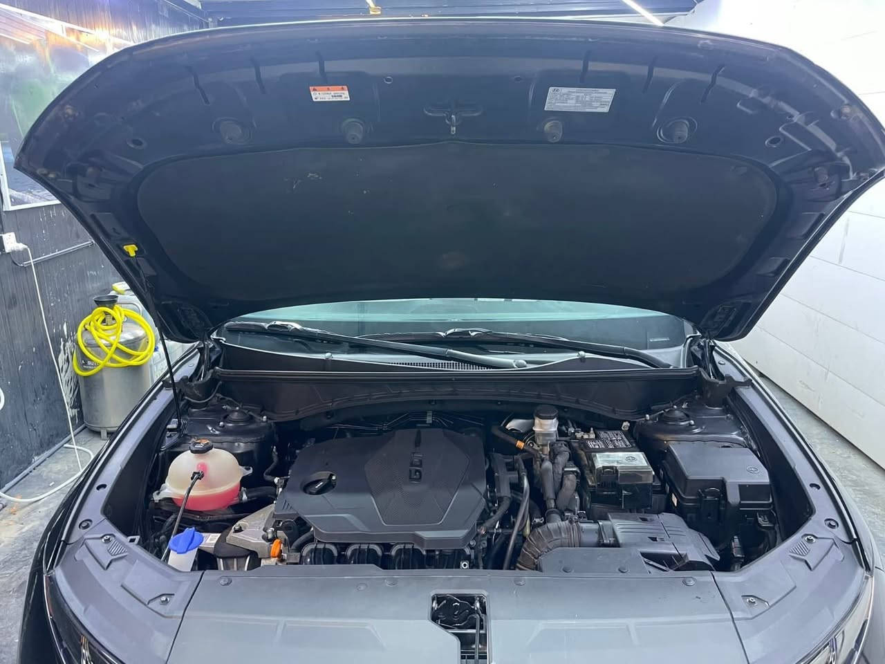 توسان 2022 لون اسود ملكي
فول مواصفات 1\1
بصمة 
محرك 2500 المرغوب
تشغيل عن بعد
فتحة سقف
شاشة عدادات ديجتل
 صندوق كهربائي شفط
كشن السايق كهربائي 
تبريد قطعتين 
شحن هاتف واير ليس
شاشة آيباد 
فول تحكم ستيرن
تحديد سرعة 
تحديد مسار
دواخل اوف وايت 
رادار أمامي وجانبي وخلفي
اطفاء السياره عند التوقف تلقائيا 
مانع تزحلق 
اوتو هولد
ويل كروم بلادي
 وضعيات قيادة
السيارة رقم اربيل الجديد الانكليزي شرط التحويل  
حادث قطعه وحده سرقة بدون ضربه   
 صورة الحادث  موضحه   السيارة ماشية 50  الف مايل  سيارة جديدة وجاهزة من كلشي
مكان السياره بغداد كريعات 
السعر 197$ بيهه مجال 
***********
