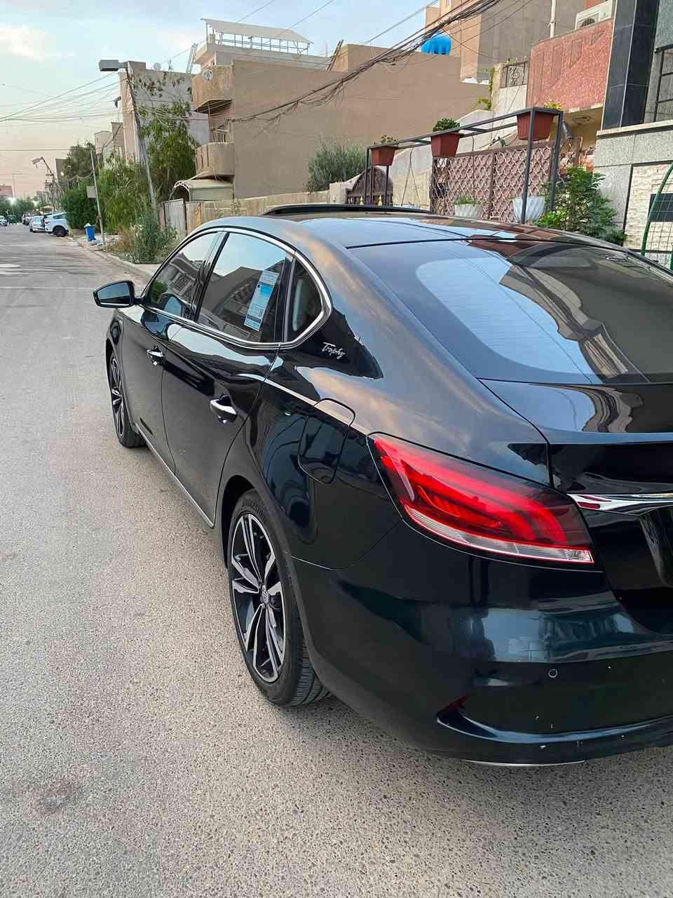 بسم الله الرحمٰن الرحيم

⸻

🚗 MG6 موديل 2023 فول مواصفات – للبيع على   الشرط التحويل  🔥

🔹 مكفولة من الصبغ والضربة (شاصي وكالة 100%)

🔹 استعمال شخصي ونظيف جداً

🔹 جاهزة استخدام فوري – ما تحتاج تذب عليه ولا فلس وادامه كامله كله جديد 🧿

⸻

✨ المواصفات (فل كامل):

🔴 داخل احمر + اسود 

✔️ 3انضمة قياده  ( سبورت + نورمال + ايكو )

✔️ نضام اوتو هولد 

✔️ هاند بريك دكمه 

✔️ فتحة سقف 🌤️

✔️ شاشة كبيرة + نافيكيشن

✔️ كاميرا + حساسات أمامي وخلفي

✔️ مقاعد جلد فخمة

✔️ تشغيل بصمة + دخول ذكي

✔️ مثبت سرعة

✔️ تحكم ستيرن

✔️ عدادات ديجيتال

✔️ إنارة LED كاملة

✔️ مرايا كهرباء + طي

✔️ مكيف ثلج ❄️

✔️ مكينه 1500 تيربو 

⸻

💎 ليش هاي السيارة تختلف؟

🔥 شكل رياضي ملفت وين ما توقفها

🔥 صرفية بنزين ممتازة + عزم حلو

🔥 مواصفات فول بسعر أقل من السوق

🔥 نظافة على الشرط وتفحص وين ما تريد

⸻

💰 السعر:

💵120 (قابل للنقاش ) بعد المعاينة

⸻

📞 التواصل:

*********** او واتساب 

⸻

والرزق على الله اذا معجبتك السياره خلي لايك وتعليق علمود يصعد المنشور

⸻

 🔥 مكاني بغداد
      شارع فلسطين
