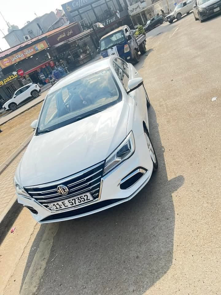 السلام عليكم MG5
موديل 24 
كومفورت
ماشيه 36000
باسمي تحويل مباشر
السعر 115 بي مجال
نظيفه جدا بدون اي طخه ولا صبغ 
فقط شخط بسيط جدا بالچاملغ الخلفي
تدفئة وتبريد شغال فوول
للأستفسار أكثر متواجد واتساب 
‏***********
