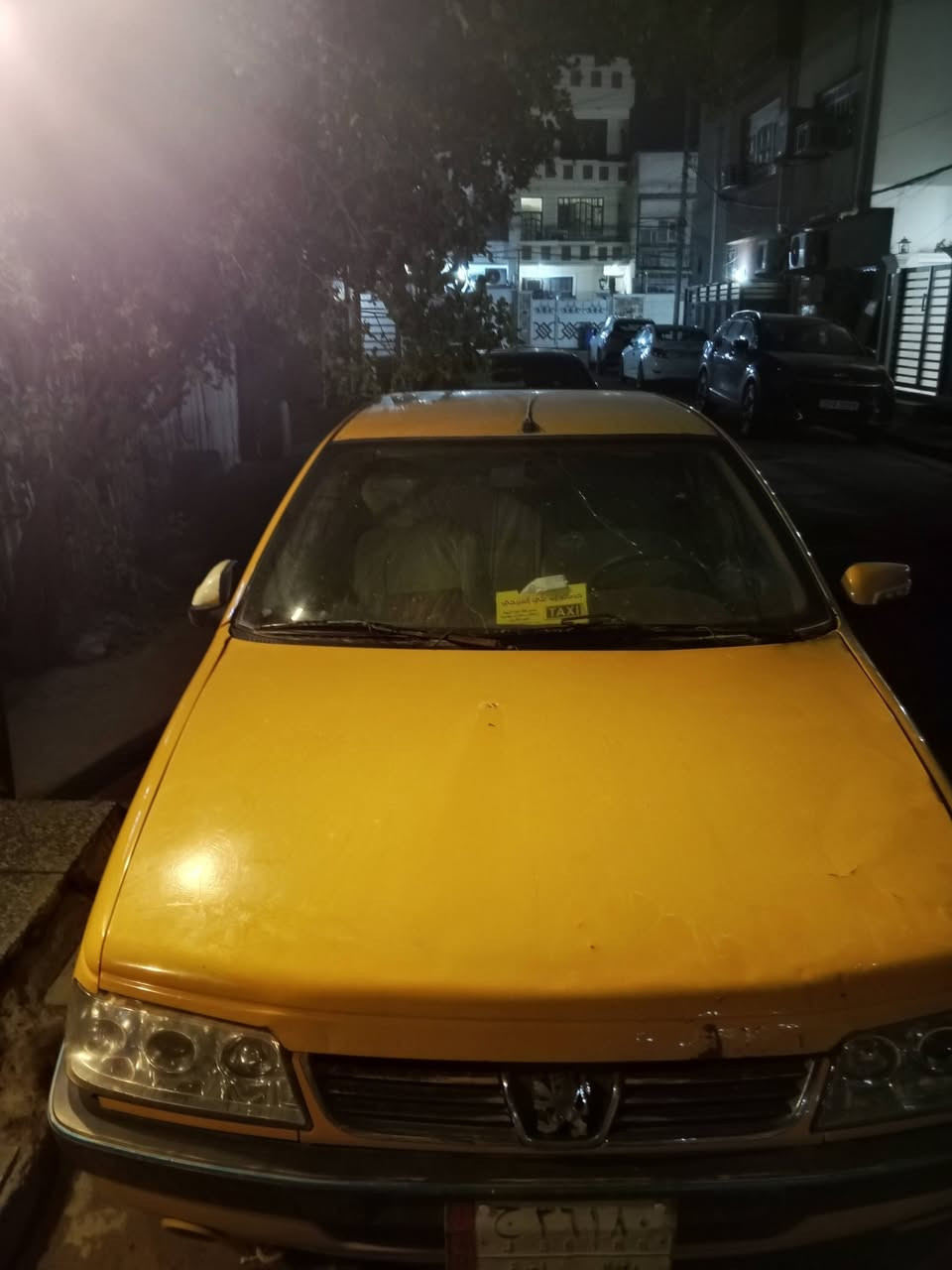 السلام عليكم بيجو لميس للبيع موديل 2015 التفاصيل كير ومحرك مكفولات بيها طخات مشط وحداديه مبدل كاملة مال شركه .السعر 28
