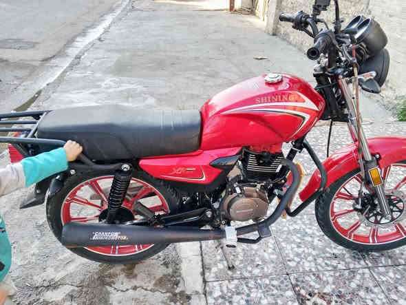 دراجه شاينك للبيع كهربائيات شغاله ما بيها اي نقص سعر 700 وبيها مجال بسيط الدراجه اوراق معرض ***********
