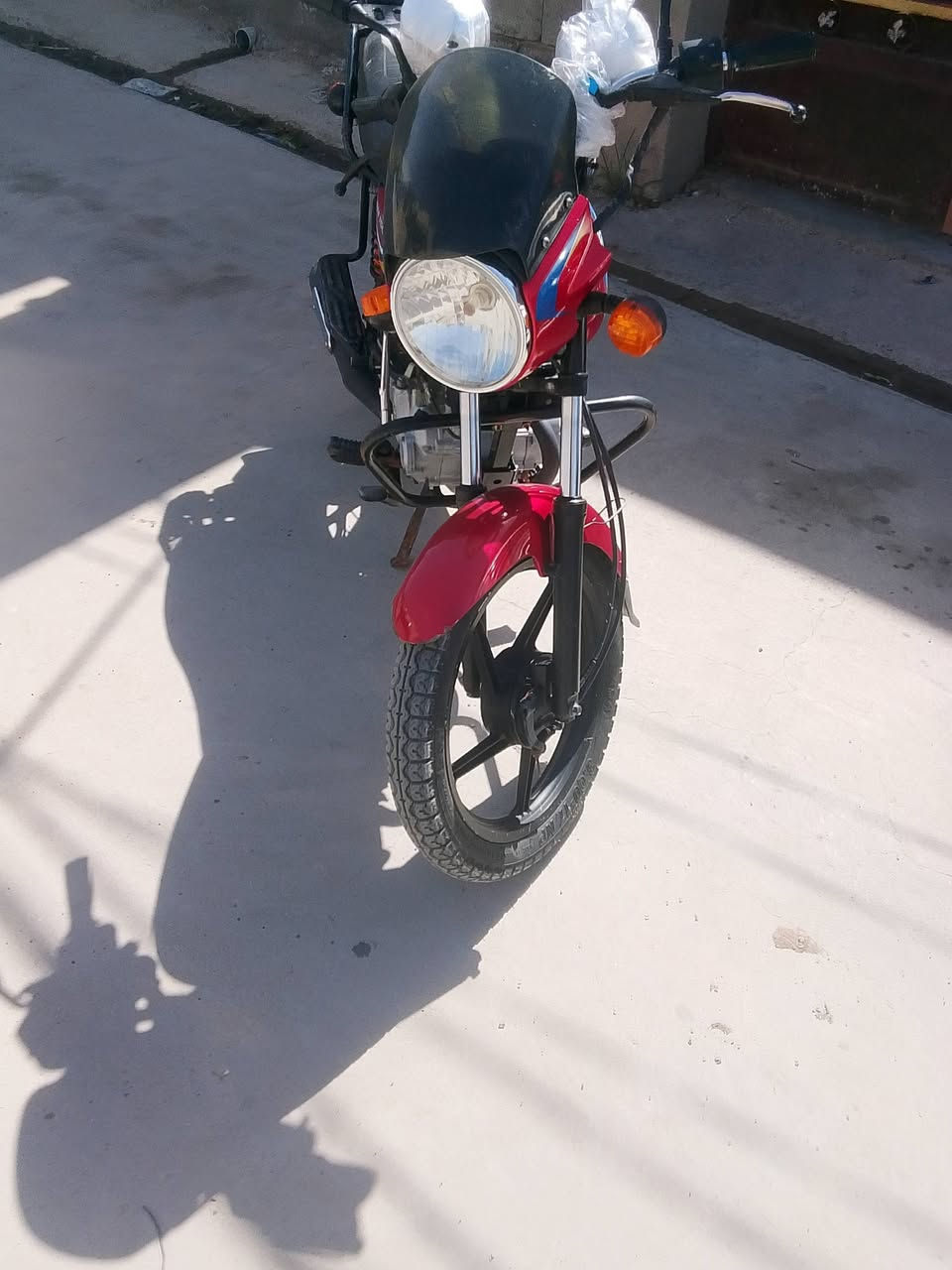 سلام عليكم دراجة بوكسر للبيع موديل 2019كفالة عامة اوراق كاملة اصولي مامفتوح بيهة خيط بوخار السعر 950وبيهة مجال للطيبين عنوان ديالى خان بني سعد للاستفسار الاتصال ***********اتصل ودلل
