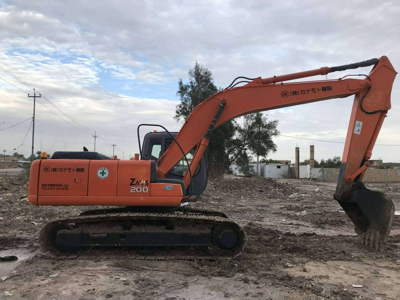 السلام عليكم للبيع حفارة هيتاشي زت موديل 2004 رقم ألماني حداديه نضيفه كهربايات كلها شغالة حفارة جاهزه للعمل الاستفسار الاتصال على الرقم ***********  ***********
