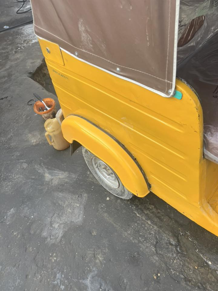 سلام عليكم تكتك موديل 20 مصبوغة جمالية وبيهة ضربة بل غد أصافحك حلوة يرادله تعمير دوسات سعر 6100 اوبيهة مجال كير محرك خير من اللة رقم اوسنوية بغداد بسمي يرادله شغلات بصيطة مكاني بغداد الحسينية ‭0787 421 9399‬
