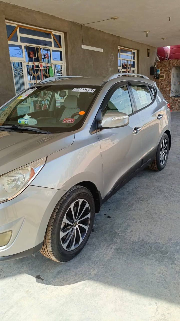 السلام عليكم من رخصة الادمن للبيع هونداي توسان مديل 2012 وارد أمريكي رقم بغداد دولي مكينة 2400 كير 6 نمر حداديه امامي وخلفي جديد صبغ 3 قطع بدون تبديل تبريد تدفئه المكان حصوة بابل السعر 128 للاستفسار *********** /
