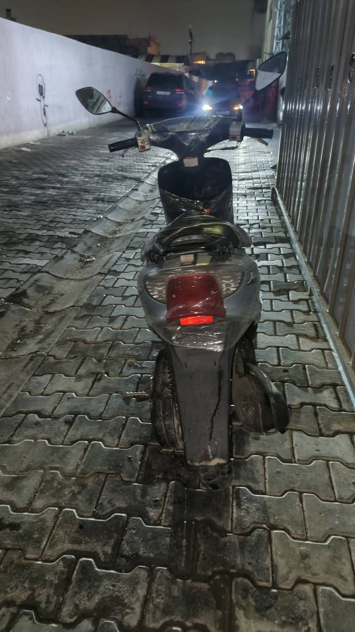 سلام عليكم دراجة عصفورية فحل للبيع كهربائيات شغالة  نكرة سلف هندر واحد  اوراق يابان موجود قبل سنة نزلتة من رمبة وهملتها وهسة بيها بس الكابريتر يخمد السعر 325 وبيها مجال وين متريد  المكان حي القاهرة بغداد قرب سوق علي نعمة


**إذا كنت صاحب هذا الإعلان وتريد حذفه لأي سبب، رجاءا أرسل رسالة إلى الدعم الفني**