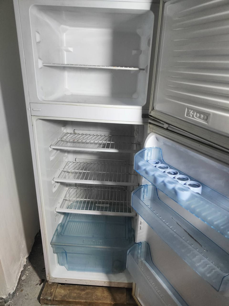 ثلاه البيع خت الجديده سعر 200هاذ رقمي ‏‪0774 106 7110‬‏
