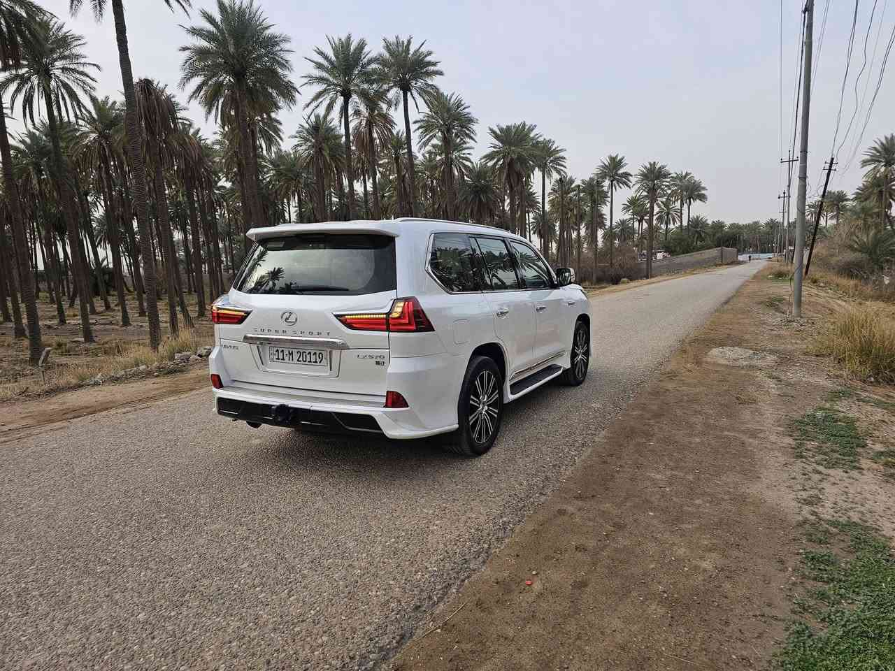 سلام عليكم عندي سياره البيع لكزز موديل 2018 رقم بغداد دولي جديده سياره وحلوه فول موصفات تحويل مباشر سياره بريم عنوان بغداد ولشراي يتصل على *********** السعر610 وبيه مجال لطيبين
