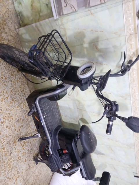 دراجه شحن كلشي ما بيهة دبلان اشاير هورن لايت عالي ناصي شاحنتهة وياهة بس البطاريات شوي تعبانه الرقم *********** واتساب فقط