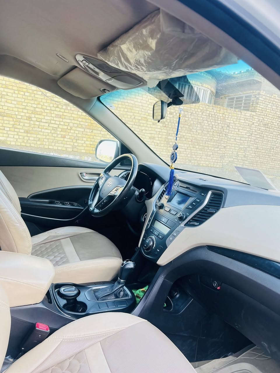 السلام عليكم
سنتافي للبيع ! موديل 2016
رقم اربيل فول مواصفات 
من عده البنرامه
شاشه كامرا خلفي حساس 
بصمة تشغيل اشارة ترحيب
محرك 6 سلندر 
7 راكب 
ماشيه 71 حقيقي
مكفوله كفاله عامه 
الاتصال عبر الرقم
***********

واسط / كوت /
