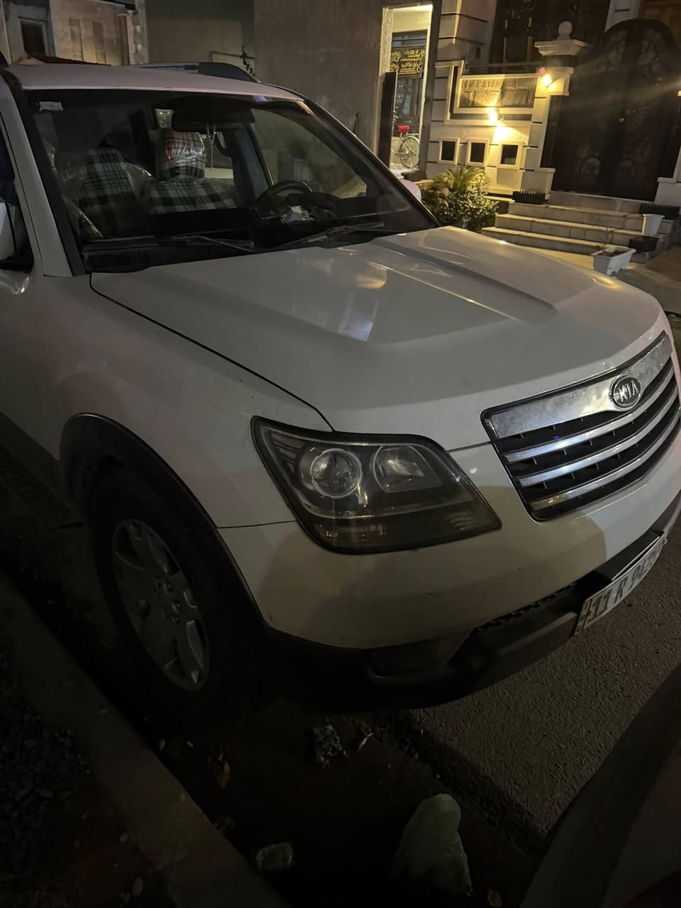 السلام عليكم 
كيا موهافي  موديل2013 لون ابيض رقم بغداد دولي ب اسمي السياره بدون ضرر بيها صبغ عام نتيجة حريق من مكان الفيت بم الكير و المحرك مكفولات تختم تاير جديد صار شهر من شديته
الكاردن جديد قبل اسبوعين بدلته
ضفاير السياره كلها جدد بدون اي مشاكل ب الكهربائيات مال سياره
السياره هزة جديدة و مصفره غرامات
السعر 110 وبيها مجال بسيط 
عنواني بغداد الاعظمية 
رقم ***********
