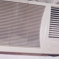 مكيف طن ونص نظيف نقص غاز نوع TOSOT 07726218756