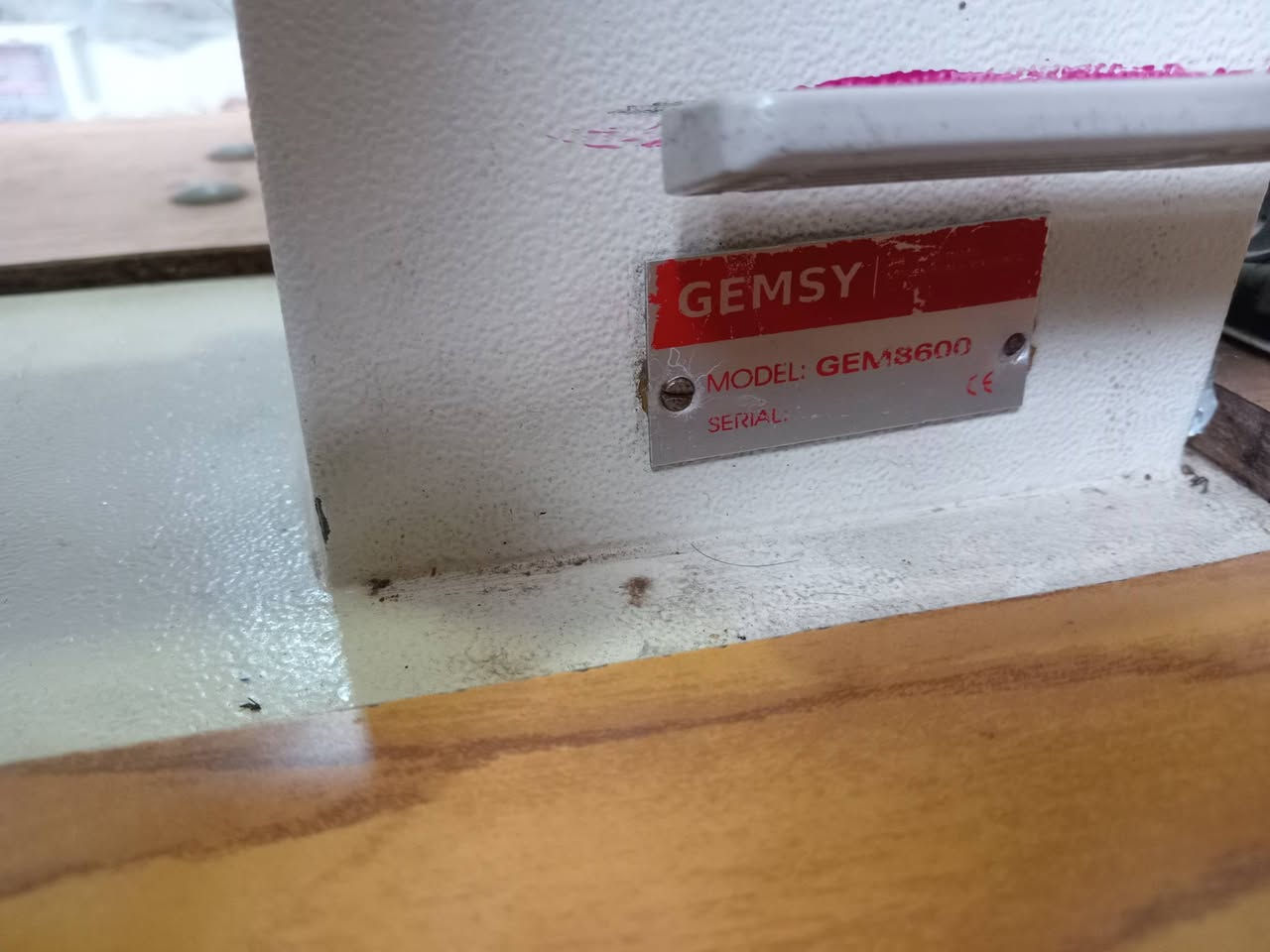 السلام عليكم
هاي لمكينة خياطه  للبيع
مكينه نظيفه وبلخياطه جيده
رايده   ٢٢٥
مكاني محاويل الطاهريه
لخاص مفتوح
وهذا رقمي ***********
