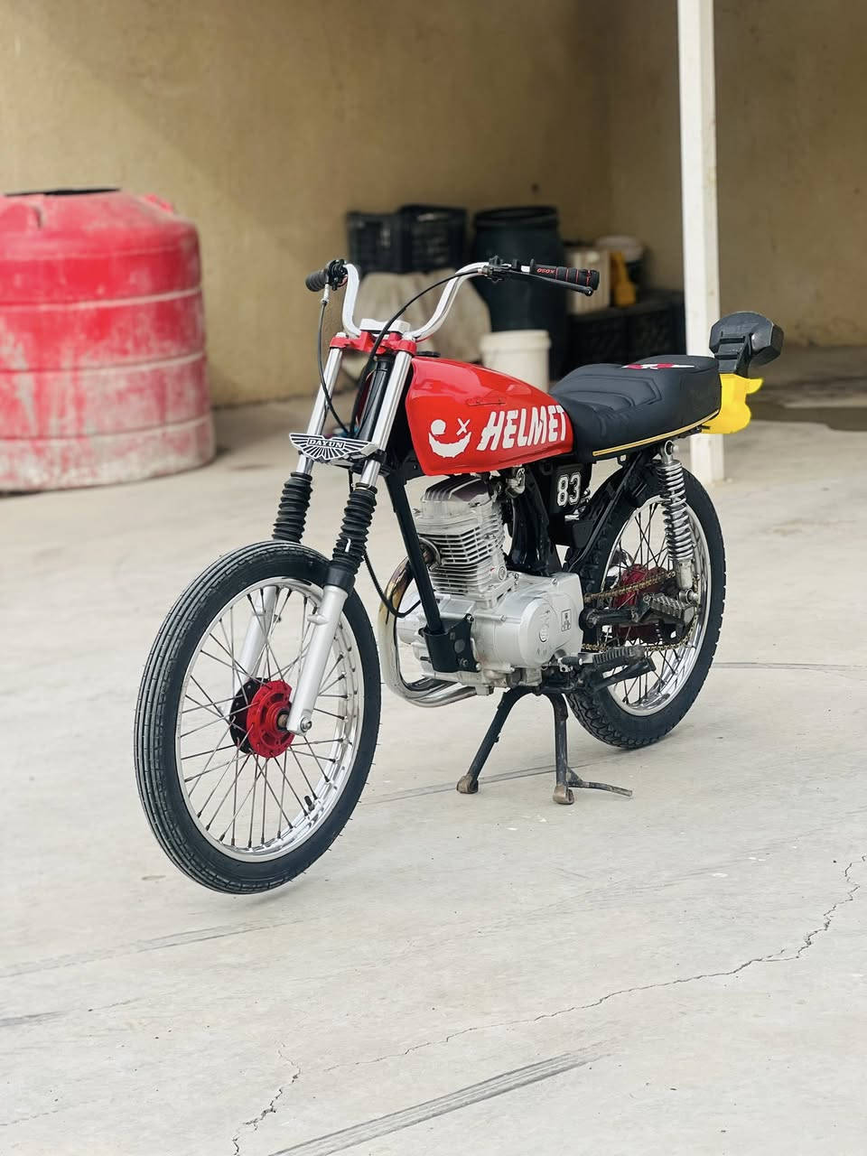 سلام عليكم دراجه للبيع نامه شلامجه موديل مكينه 20 ما مفتوحا شاصي نامه شلامجه غراض كله جديد شاصي توه مصبوغ سعر 550وبيها مجال رقم تواصل ***********مكاني خور  زبير
