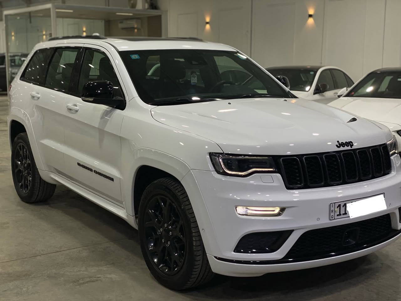 جيب كراند شيروكي 2022 خليجي وكالة هارلم فئة S ام الرادار فول 1/1 
ماشية 35 الف بس شرط الكارتون السيارة كلش جديدة
السيارة رقم بغداد الجديد باسمي تحويل مباشر ثاني يوم
السيارة مكفولة كفالة عامة من اي ملاحظة شرط الكارتون
ومفحوصة سونار وابيع شرط السونار السيارة كفالة عامة
السعر 39000$ الف دولار او 390 ورقة وترهم بيع او مراوس مع اي سيارة
مكاني بغداد الكاظمية ***********
اتصل وتدلل السيارة S فول 1/1 داخل اسود
و بصمة وتشغيل عن بعد وبنوراما و صندوق كهرباء و
ماوس فور ويل ومحرك 6 سلندر حجم 3600 و حساسات
امامية وخلفية وكامرة خلفية دوارة و توقف ذاتي و اوتو
ستارت ستوب و وضعية قيادة سبورت و كراسي جلد و
كهرباء وتدفئة وتبريد وخزن ميموري وبعد هواي مواصفات
