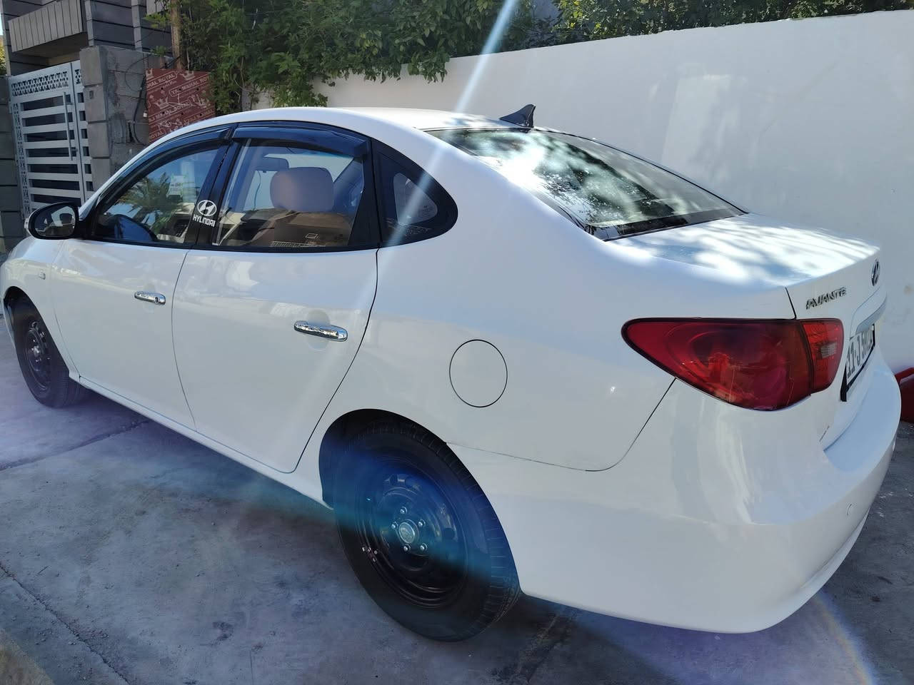 افانتي 2009 رقم بغداد انكليزي بسمي
مري شفط و تدفئة كشنات واشاير 
كير ومحرك خير من الله
تخم تاير جدد

تبريد ثلج و تدفئة خير من الله
كهربائيات كاملة
صدر امامي وخلفي جديد
سونار بل منشور
السعر 98 وبيها مجال 
العنوان ديالى بلدروز
***********
