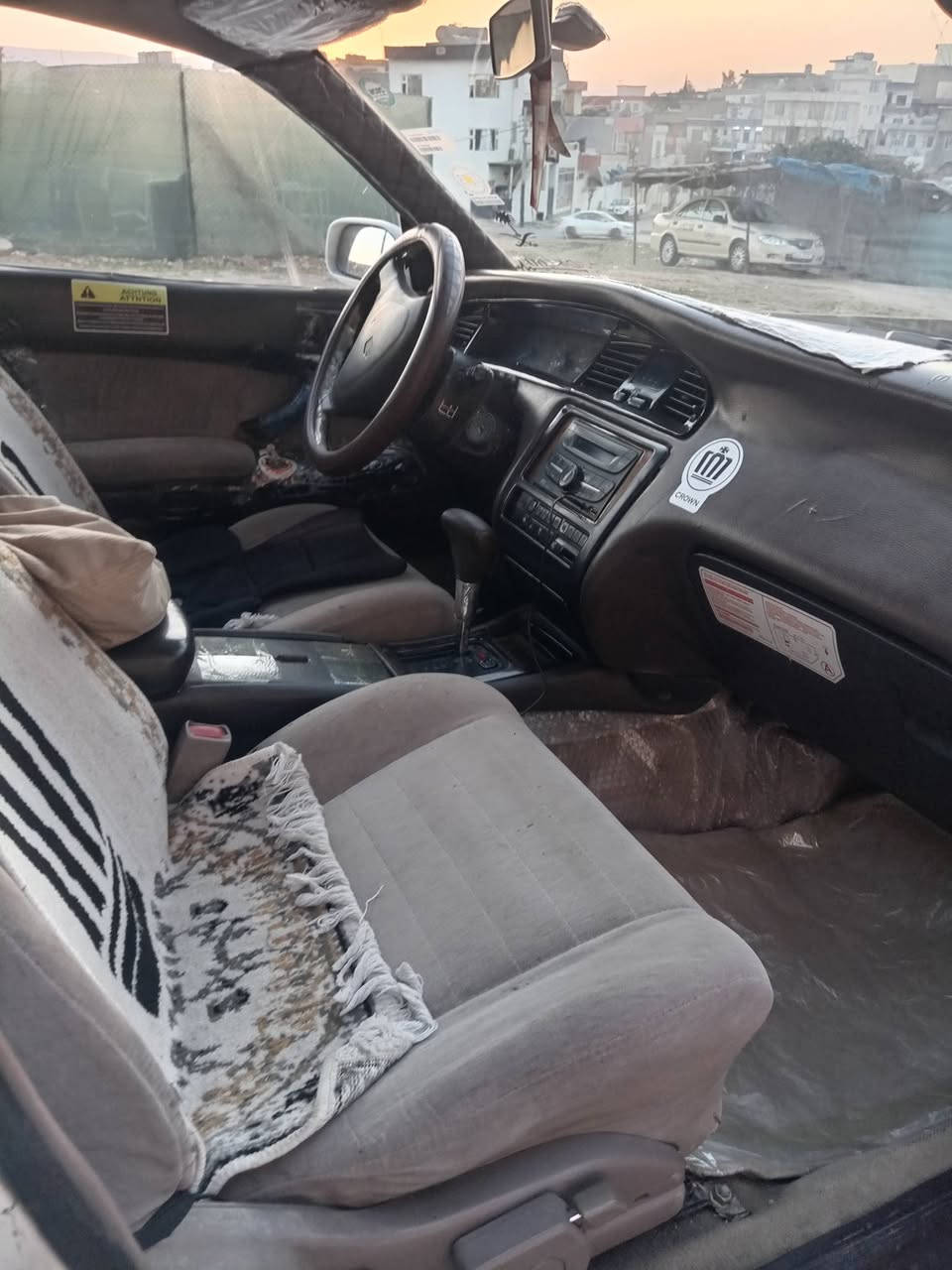 سلام عليكم للبيع كروان بطه موديل 91 رقم سليمانيه دولي سياره بسمي مصبوغه حزام ***********ومراوس سعر ٤٨
