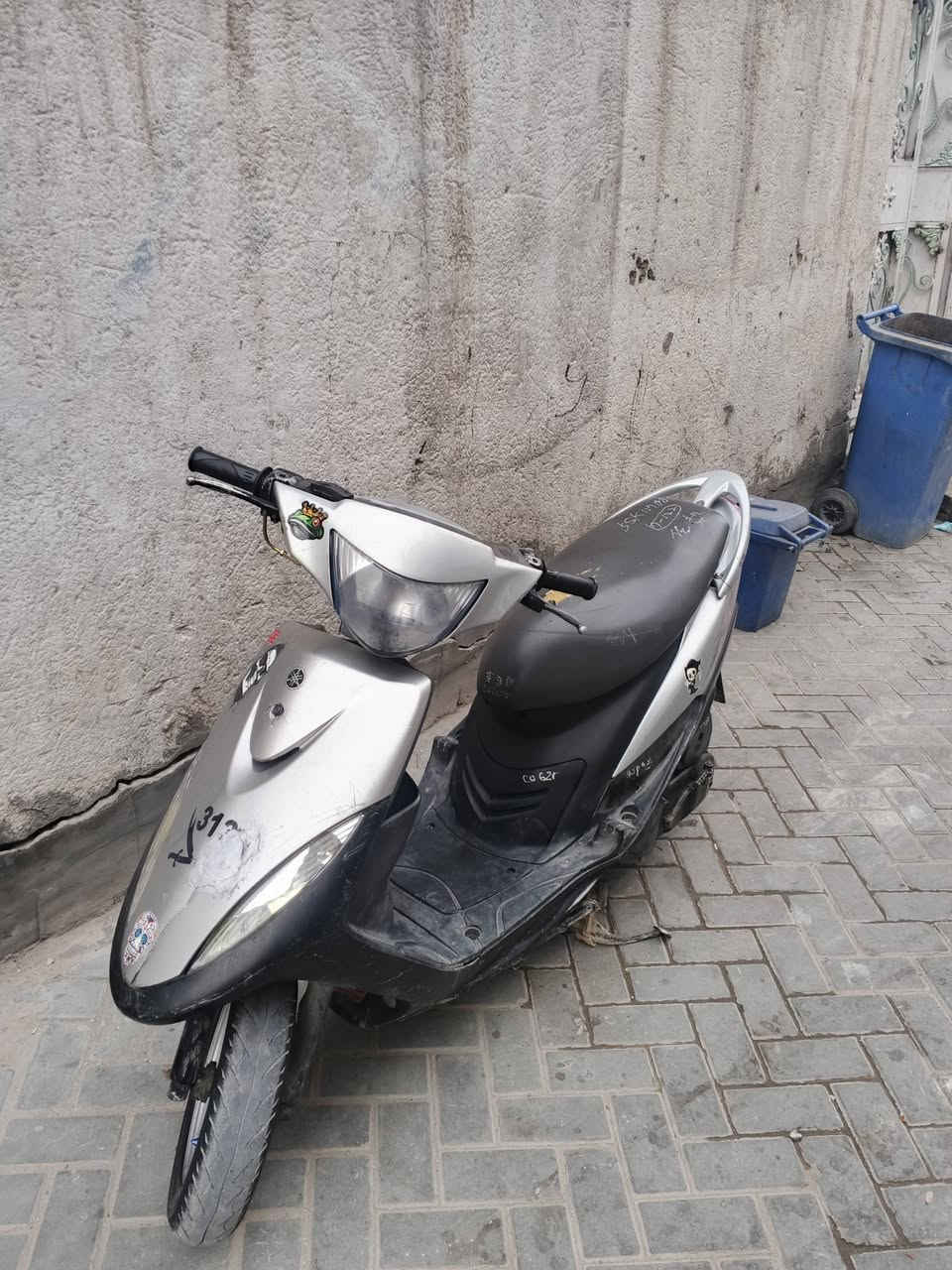 دراجة ماكس عدله نضيفه الضرر بيه فقط الكفر الامامي (البجم)دراجه نضيفه شلعه و الدراجه مكفوله تاخذه ربع ما تصرف عليه كامله من كلشي السعر 700 و بيه مجال العنون بغداد مدينه الصدر قطاع 27 الرقم ***********
