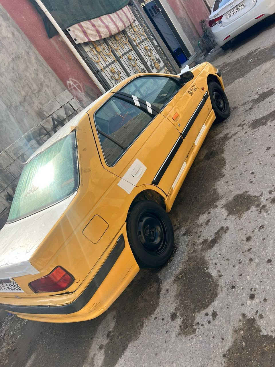 ألسلام عليكم بيجو مديل 2011 رقم انكليزي بسمنه ومصفره من كلشي وجاهره مكينه توه مجفته سياره حلوه مكان البصره ابو الخصيب الهاتف ***********
