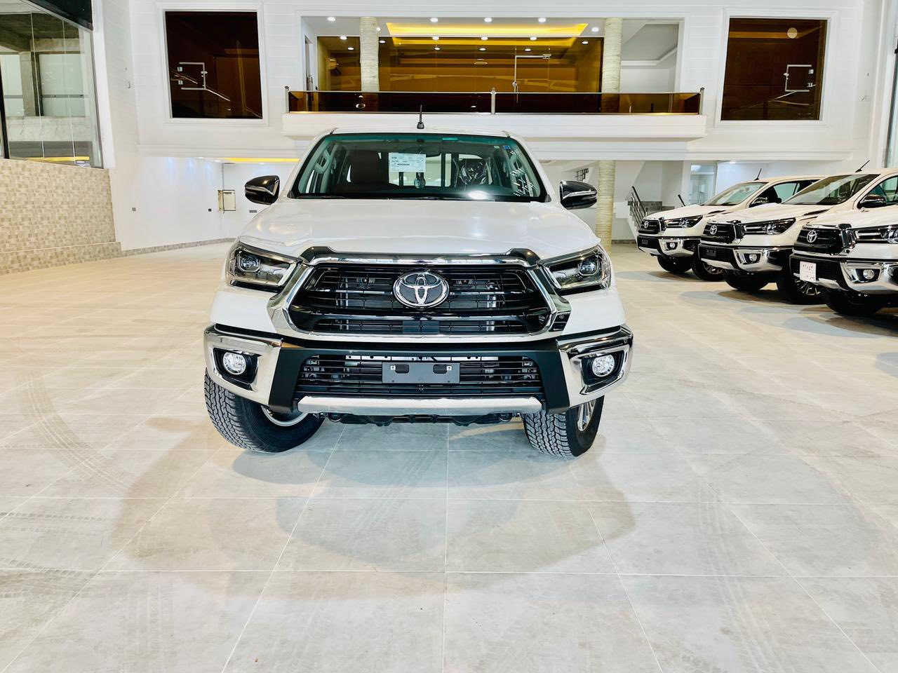 بيكم هايلوكس 2021 سعودي عبداللطيف فور ويل جديدة ماشية 90 الف رقم اربيل ما بيها قطرة صبغ وضع الشركة المكان صلاح الدين رقم الهاتف ***********
