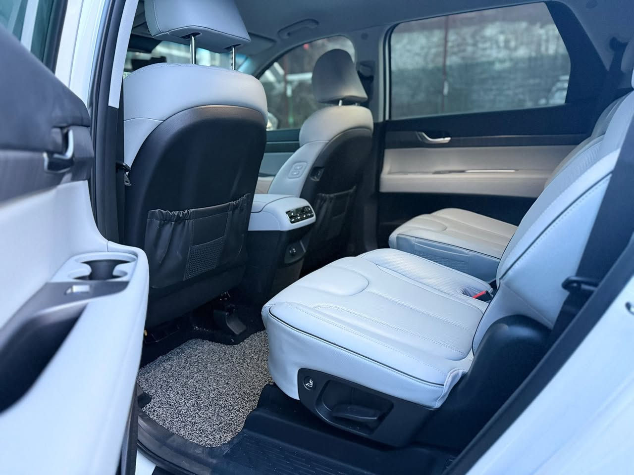 تدخل على كتاب ذوي الشهداء✅

 مدة الاستلام 5 ايام بعد الاتفاق ✅

🚙 هيونداي بليسايد 2024 🚙
 
✅ فئة limted _لمتد   بمواصفات عاليه وموضحه بالصور
    ✅عداد 16 كم
✅ وارد كوري 
✅ 7 راكب
✅ الوقود: بانزين
✅ محرك 6 سلندر – 3800 CC

للحجز مراجعة الشركه :

📍 العنوان : بابل – الشوملي 

📞 للاستفسار عن باقي التفاصيل 👇

*********** 

اوقات الاتصال من التاسعة صباحاً الى التاسعة مساءً لطفاً
