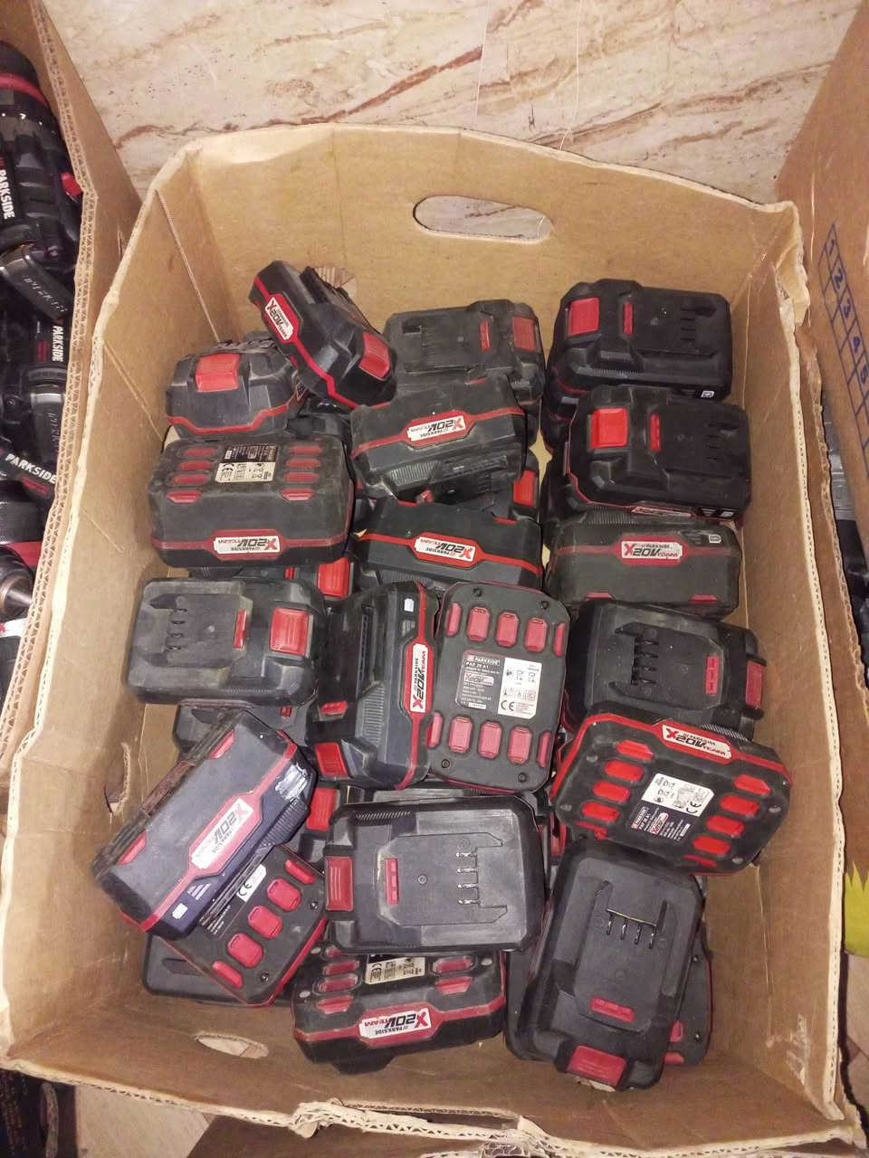 ١٥٠ بطارية ٢٠ فولت بارك سابد ٢ امبير بالة مستعمل الماني سعر القطعة ١٥  الف  بيع جملة واتساب ***********
