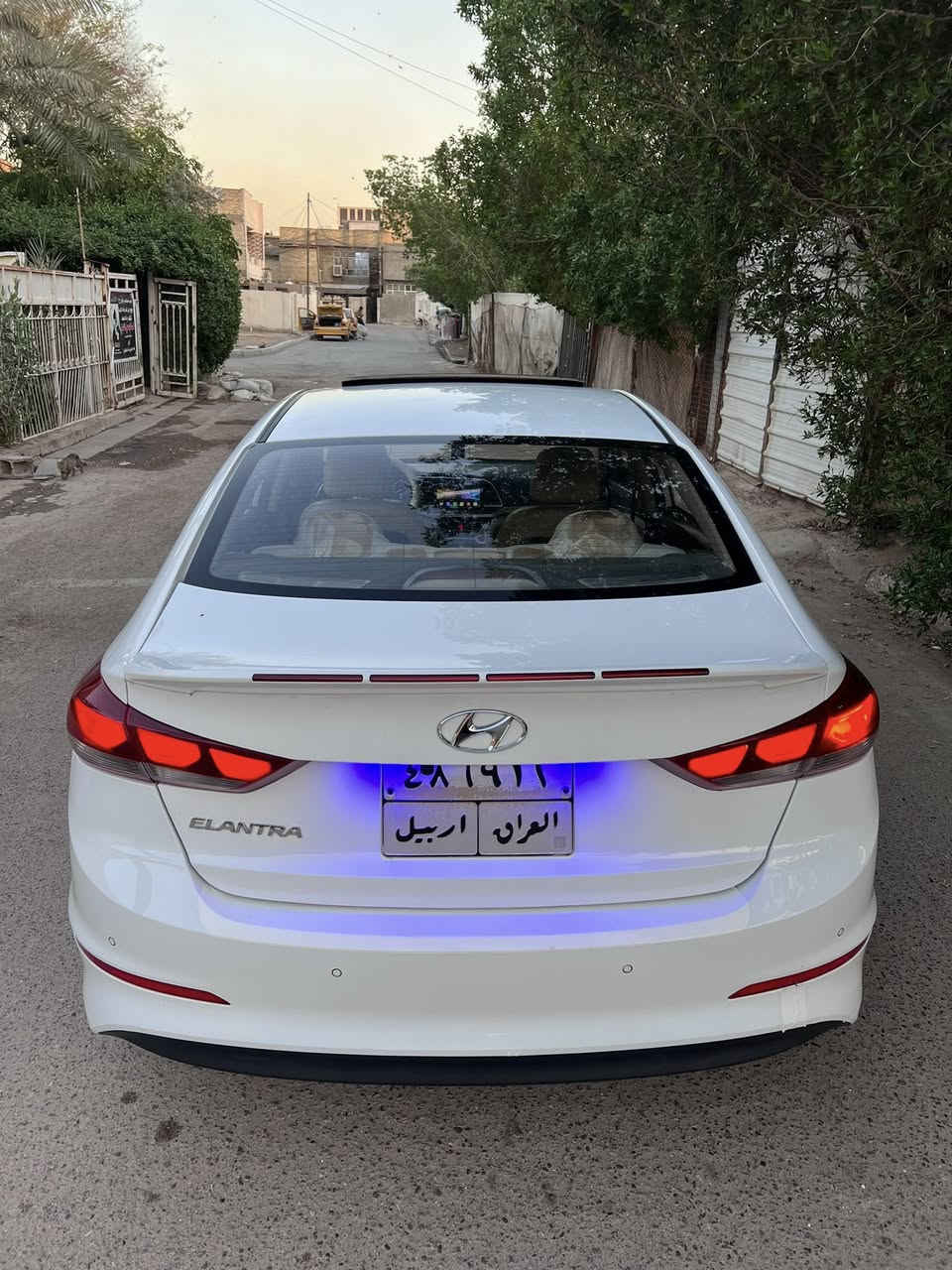 السلام عليكم للبيع  
النترا 2019 خليجي سوبر محرك 2000 دوش 
 مكفولة بدون حادث بدون ضرر 
بدون صبغ فقط( الدوسة ) الي بصفحة العبري جزء منها رش بسبب شخوط 
السيارة فول مواصفات 
داخل بيجي 
قطعتين تبريد
فتحة 
ماشية ٨٨ الف 
مكانها بغداد البنوك قرب الاسواق المركزية 
سعرها ١٤٣ 
للاستفسار 
***********
