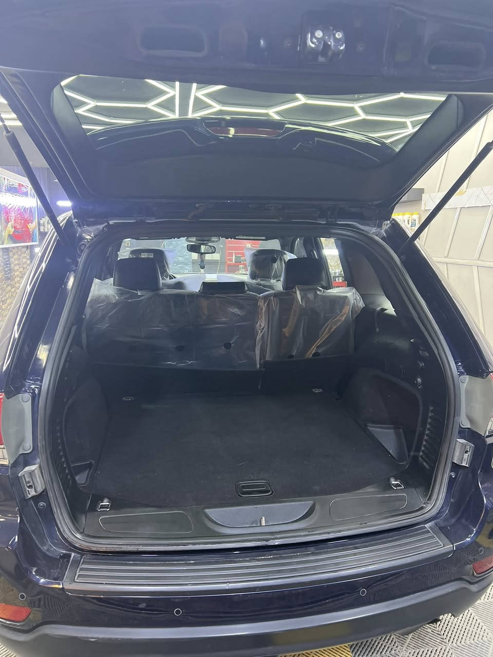 للبيع جيب لاريدو2017 رقم سليمانيه كلين بدون حادث لون حبري لون الجارجر محرك سته ،بيه نص جاملا صبغ فقط
مواصفات!فور ويل ،شفتات ستيرن،أوتو بارك،تحديد مسار،حساسات خلفيه ،شاشه كبيره،مانع تصادم توكف وحده السياره؛سبورت وبعد بيه مواصفات$سعر228بيه مجال مستعجل مكان بغدادالاعلام ت ***********
*********** الرقم الثاني بس وتساب
