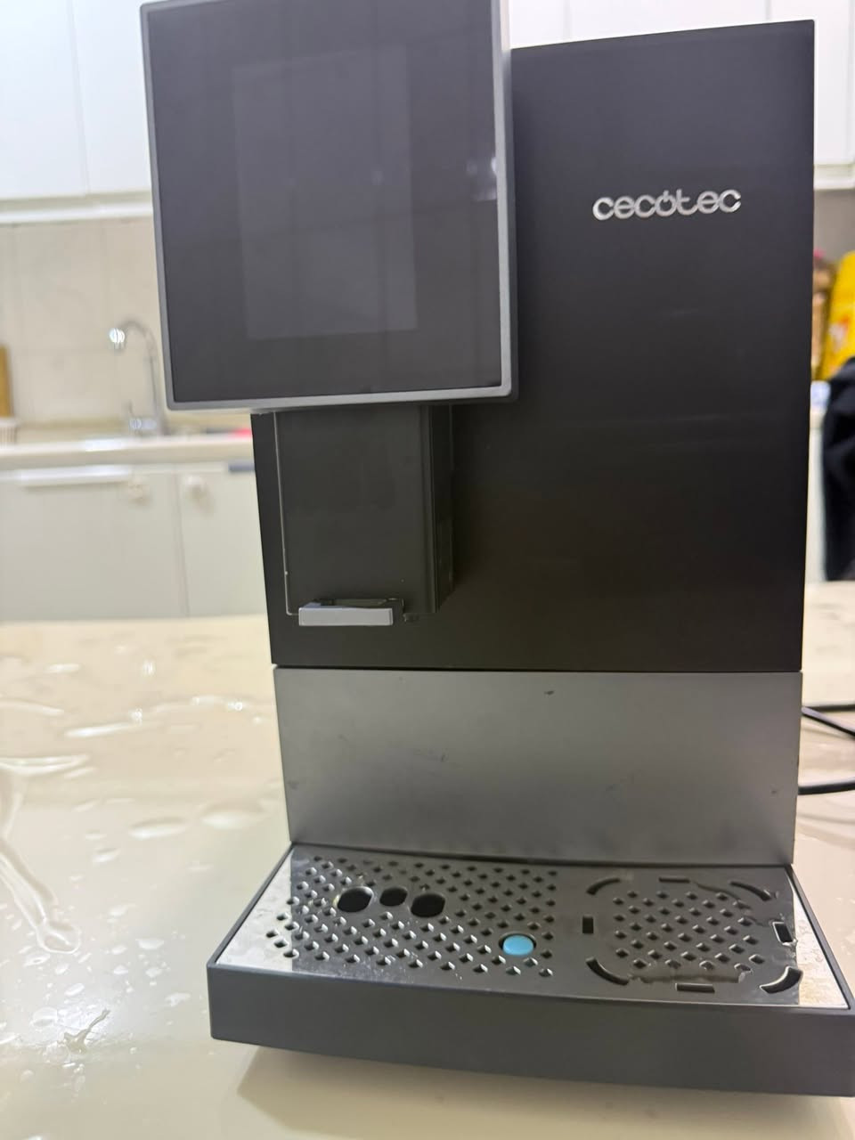 سلام عليكم من رخصة ادمن //  مكينة ايسبريسو من ماركة Cecotec Cremmaet Compactccino Superautomatic Coffee فول اوتوماتيك برنامج حار و بارد و ربط وايفاى و موبايل تحكم مشروبات با موبايل نضيف جدا بس ب نقص قبخ البن للبي استفسار با الخاص با سعر مناسب


**إذا كنت صاحب هذا الإعلان وتريد حذفه لأي سبب، رجاءا أرسل رسالة إلى الدعم الفني**