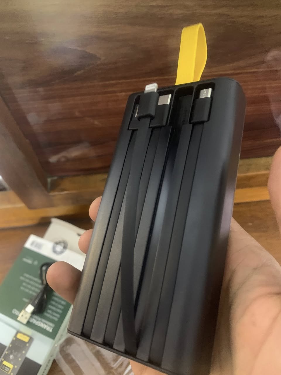 باور بنك اصلي 
10.000 ملي أمبير 
متعدد المنافذ 
ايفون 
كالكسي
تايب سي وجميع الاجهزة السعر 20 مع التوصيل الحجز واتساب 
***********
