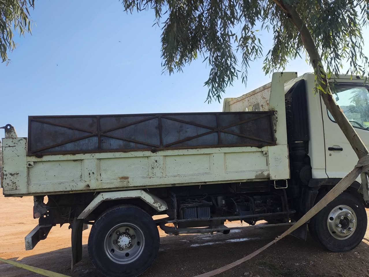 سلام عليكم هينو شيطان للبيع قلاب بلادي بموديله اي استفسار عله الرقم ***********
