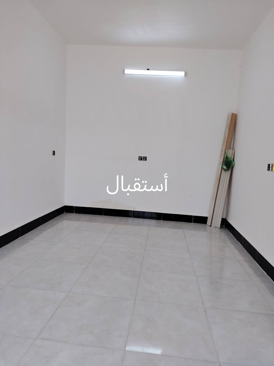 بيت طابو صرف للبيع المساحه 100 م حي الحسين الاول موقع تجاري شارع 30 تبليط بناء درجه أولئ حديث 2021 
مطلوب صندوق إلاسكان  20 تقريبآ القسط الشهري 125 الف اي أستفسار (***********) الاتصال على الرقم
