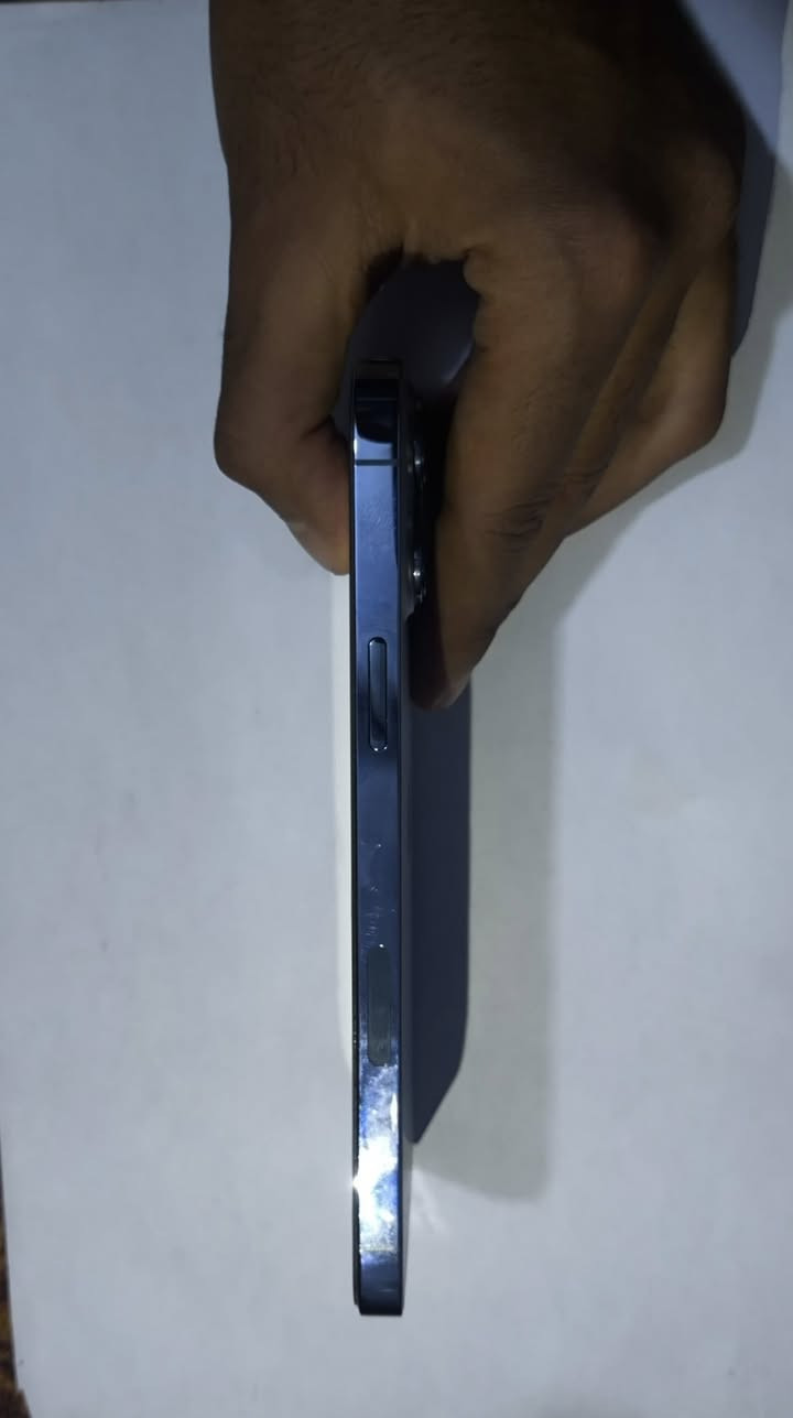 السلام عليكم شباب ايفون 13 برو ماكس نظافة 98‎%‎
ذاكرة 512 
بطارية 95 مرفوعة 
الجهاز امريكي 
الجهاز ابلادي فقط ابدل شاشة مال تفصيخ وين متريد تفحصها افحصها اذا واحد كلك هاي مو مال تفصيخ فلوسك مرجوعة 
للاستفسار مراسلة الصفحة 
او واتساب ***********
محتاج فلوس قسط مال جامعة و اريد ابيعة
