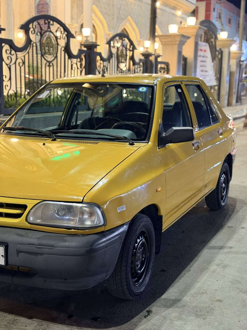 السلام عليكم سايبة مديل ٢٢بسمنة رقم جديد سنوية جديدة السيارة خير من لله مابيهة لا صبغ ولا تبدل السيارة ماشية ١٣٢ عنوان بغداد البلديات للستفسار الرقم *********** السعر ٦٢وبيهة مجال السونر مرفق بل منشور
