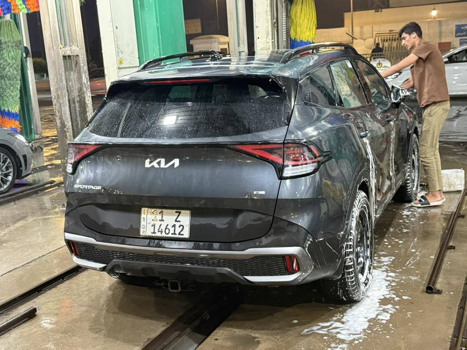 سبورتج ٢٠٢٤. مواصفات   X-line نظيفة جداً
ماشيه 30 الف كيلو 
حادثها باب السايق مبدل نفس اللون واللي وراه مبدل  ونص الجاملغ الأمامي جهة السايق مصبوغ توحيد لون 
 مواصفاتها فول الفول
 محرك 2500
بانوراما
بصمة : تشغيل - ابواب - صندوك
صندوك كهرباء شاشة كبيرة على طول الدشبول دجتل كامل 
كيجات الكترونية متغيرة حسب الوضعيات 
تشغيل عن بعد  
كار بلي 
نظام ملاحة gbs
ثلاثة انظمة القيادة : سبورت - عادي- 
سمارت - 
الاضواء ترحيب عند الاقتراب مع ترحيب داخلي عند الصعود او المغادرة الأضواء ليد
. شحن وايرليس
هيتر امامي بالستيرن والكراسي 
 منافذ تايب سي عدد 3 مع 2 في الكشنات ومنفذ يو اس بي ومنفذ جداحة
هاند بريك بصمة
لد نهاري 
 اوتو هولد
. فول رادارات امامية وخلفية وجانبية360 درجه
مانع اصطدام خلفي وحساسات
 تحديد مسار ذكي
 قيادة أليه ذكية
 نقطة عمياء
 كروز سرعة. 
تدفئه وتبريد كشنات( امامي وخلفي )
كشتات كهرباء 
وضعيه تغير صوت المحرك
 اشاير بالمري
شاشة لمس متغيرة لتحكم الميديا او لتبريد
. ستيرن فول تحكمات
اقتصاديه وعائليه 
وبعد بيها مواصفات هواي 
رقمها بغداد بأسمي  تحويل ثاني يوم
للبيع او المراوس حسب القناعه 
العنوان بغداد 
الهانف*********** 
السعر 22000 وبيه مجال حك جيتك وبالعافيه على اللي تصير من نصيبه
