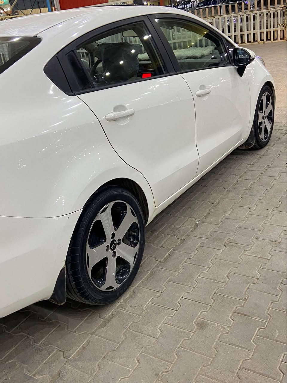 كيه ريو موديل ٢٠١٥ كفاله عامه سونار موجود  بيه بارد قليل بدون صبغ سعرها  ٩٥بيه مجال بسيط مكاني نجف حي ندا  *********** النجف, العراق
