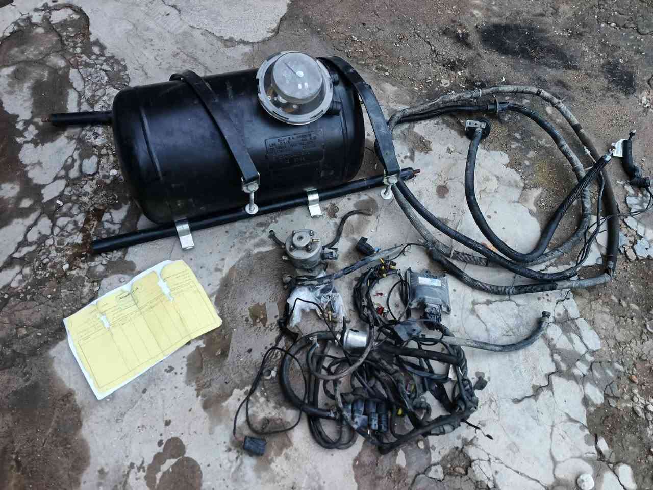 سلام عليكم شباب عندي منضومه غاز 4سلندر كامله شغاله وموجود كرت الاصفر  ليريدهه عنواني بغداد سبع قصور  السعر خاص***********
