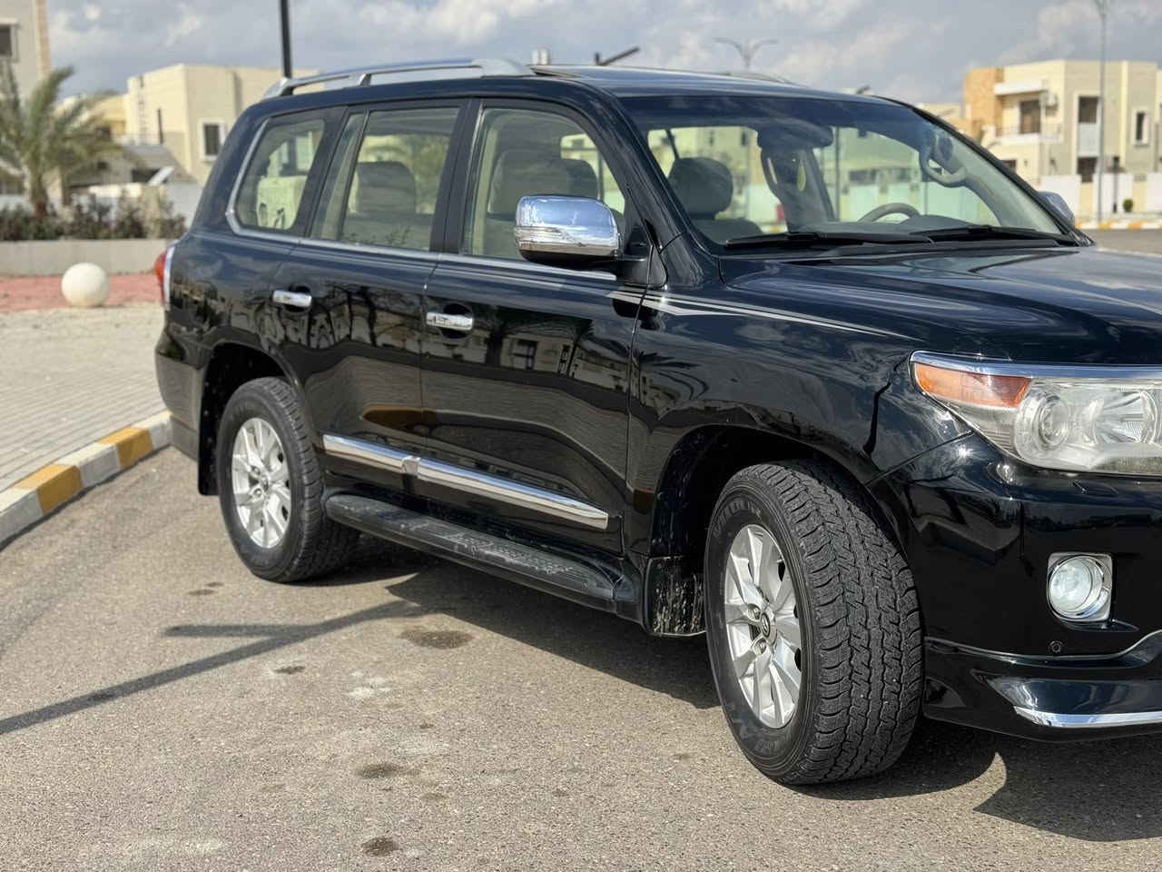 السلام عليكم / لاندكروز 2014 /GXR فول مواصفات فتحه سقف بصمه ابواب كشنات جلد كشن كهرباء / لايت زينون حساسات تخم تاير رقم اربيل تحويل مباشر / كير مكينه كفاله / السعر 365 ورقه بيها مجال للشراي /***********
