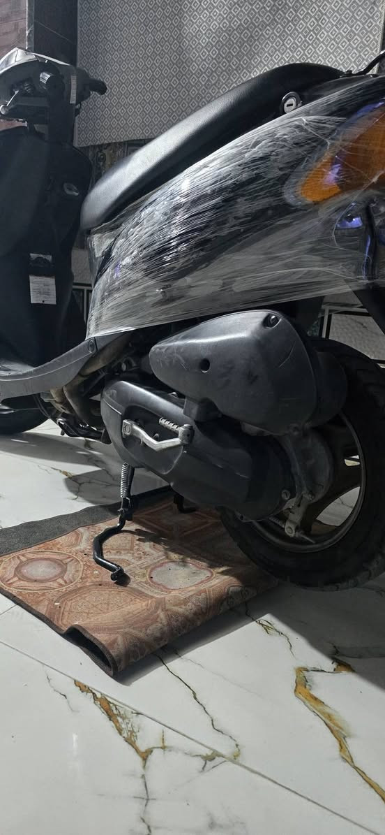 سلام عليكم دراجه للبيع وكيل كفاله عامه برغي مامفتوح بيها صارلها شهر ونص من طالعه من الوكيل  السعر خاص واتساب او اتصال ***********
