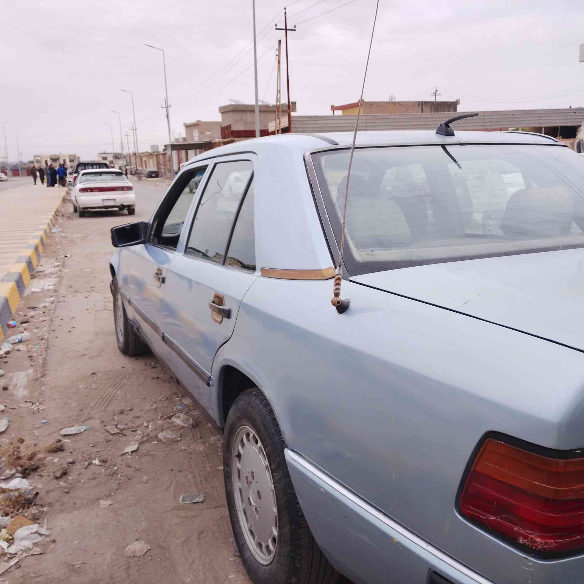 السلام عليكم مرسيدس للبيع مستعجل مكاني بيجي كير ومحرك بطه كير ومحرك شرط صدر تخم تاير جديد صاحبه ماندلو سنويه موجوده السياره جاهزه كشر نضيف السعر30وبيها مجال الرقم للتواصل ***********
