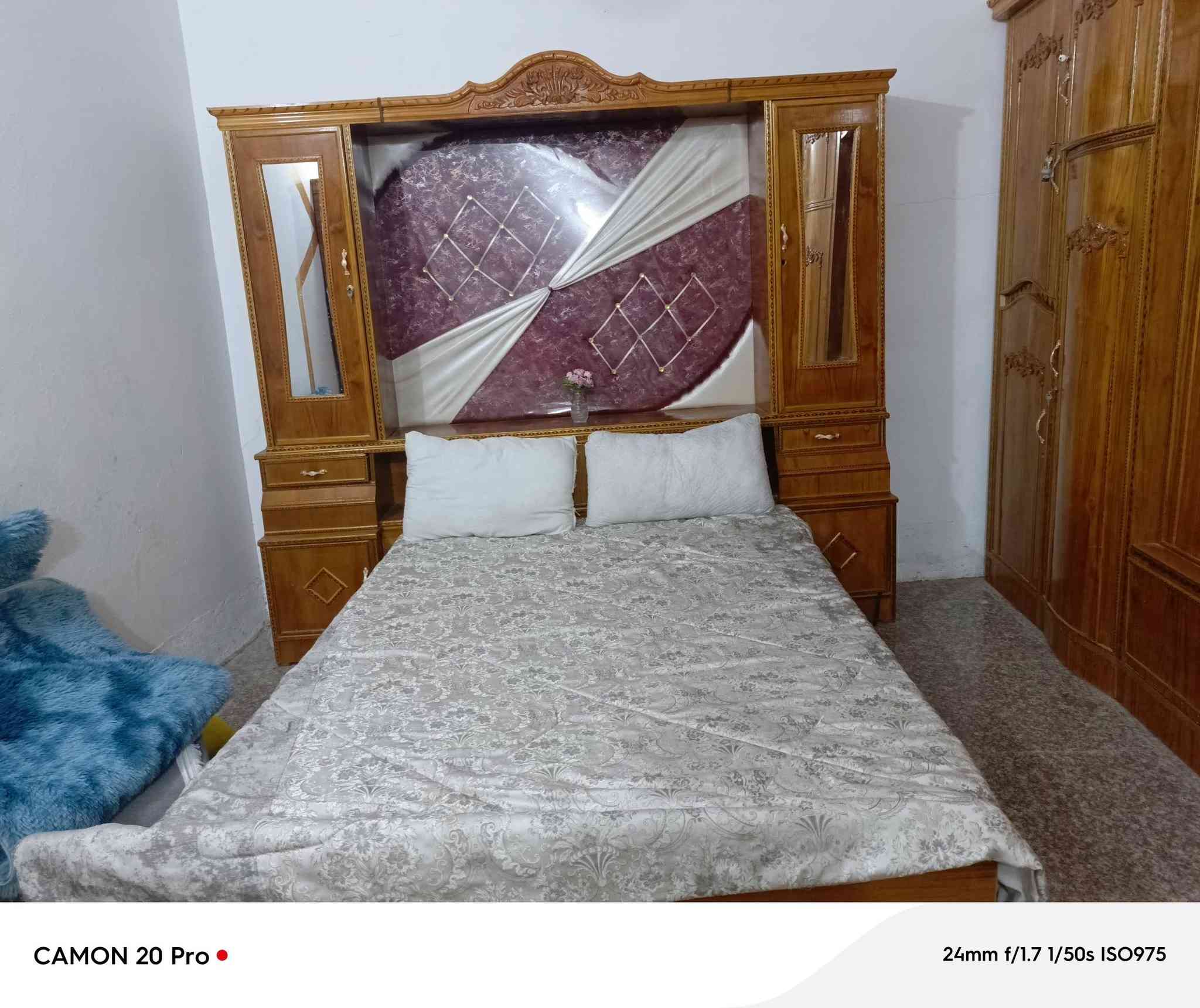 السلام عليكم ورحمة الله وبركاته 
غرفه ام ال6 طابقين عراقي مستعمله نضيفه
داخل و خارج صاح تزگام 
للبيع العنوان كربلاء


**إذا كنت صاحب هذا الإعلان وتريد حذفه لأي سبب، رجاءا أرسل رسالة إلى الدعم الفني**