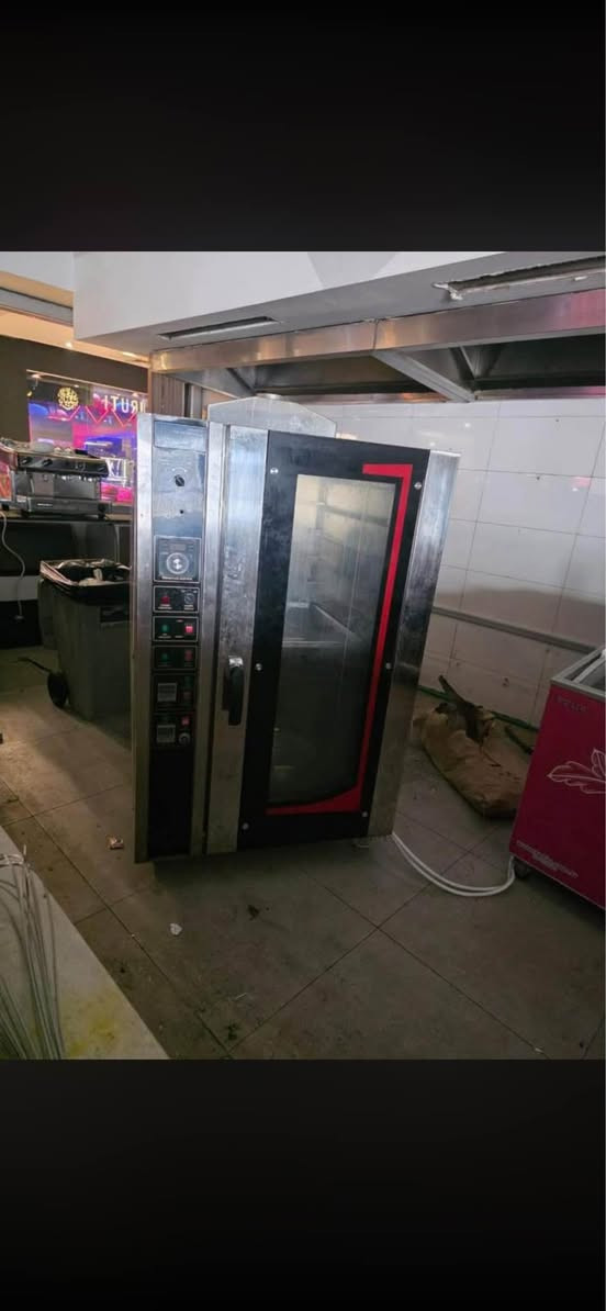 السلام عليكم للبيع شوايه صناعه تركيه 
فرن مال شوي صناعه تركيه 
استخدام قليل جداً النضافه  95‎%‎
للاستفسار الاتصال ع الرقم 
*********** بغداد, العراق
