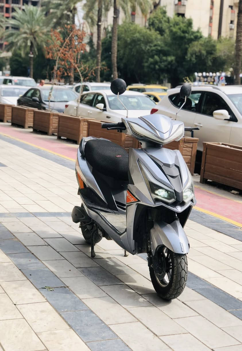 دراجه شحن 650
نظيفه جدآ
باتريات فول
650

غزاليه
‭0787 075 9296‬
