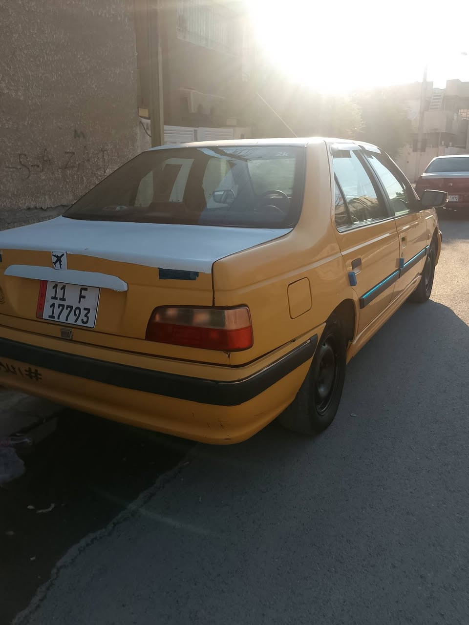 السلام عليكم بيجو بارص ٢٠١٥ السياره بسمي يعني تحويل ثاني يوم ماشيه ١٧١ سياره مال بيت بيها ضربه بل جاملغ الخلفي صفحت السائق وجاملغ الثاني معمر والبنيد طاير السياره على حطتها مكينه وكير خير من الله التبريد ويه السويج مكاني بغداد حي الإعلام السعر ٤٠ وبيها مجال بسيط الهاتف *********** متواجد عالفيس
