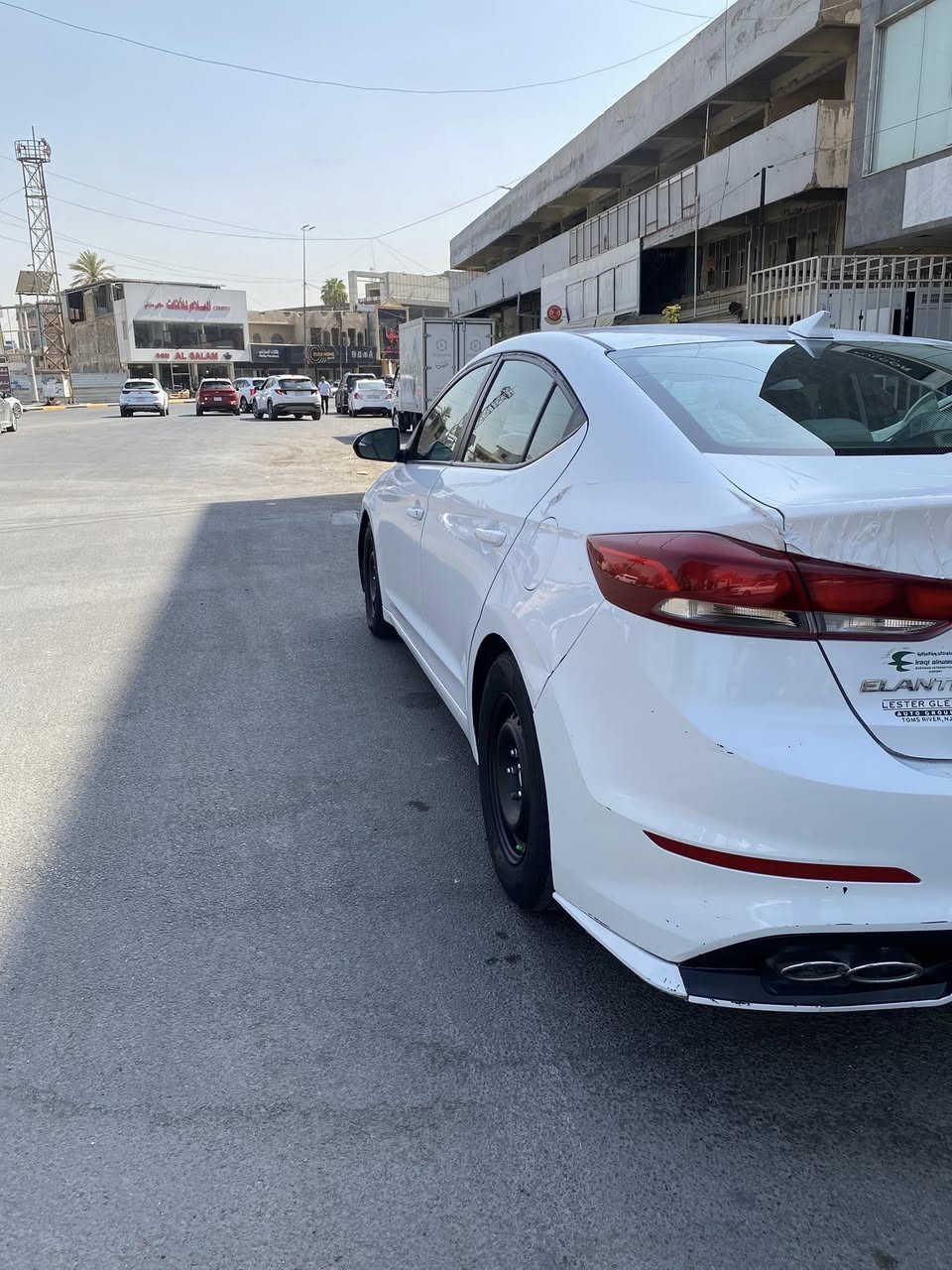 السلام عليكم الانتره 2017 سياره كير مكينه خير من الله حادثه بنيد فقط وليبا واحد السياره مكشره فقط السعر 115وبيه مجال ***********
