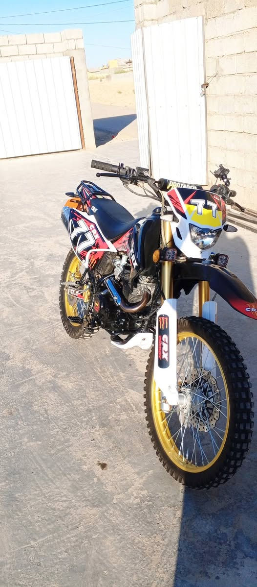 سلام عليكم 

قفاز CRX 

موديل 2025

اخوي الجديد

جديد مابي اي نقص 

حجم المحرك 250Cc

السعر 1400

الرقم ***********

 ديالي قرب سيطرت الغالبيه
